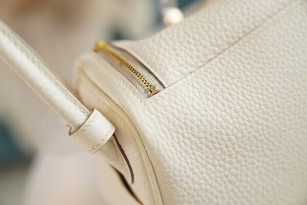 001340b0ff845b0 Wholesale Hermes C10 Craie Clemence Leather Mini Lindy19CM Gold Hardware