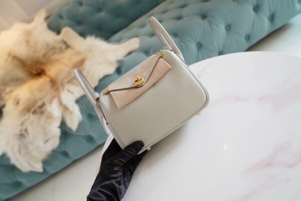 0124ecc9242fa75 Hermes CK80 Gris Pearl Clemence Leather Mini Lindy 19CM Gold Hardware