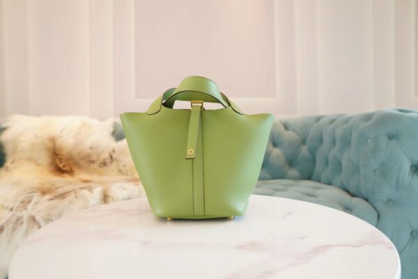 09cfd2c6048ab5e-1 Wholesale God Factory Bags Hermes Picotin18CM 3I Vert Criquet Clemence Leather Gold Hardware