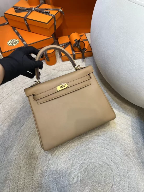 0e71b857574b5e3-jpg-1 Hermes Boutique Swift Leather Kelly 25CM 0M Chai Gold Hardware