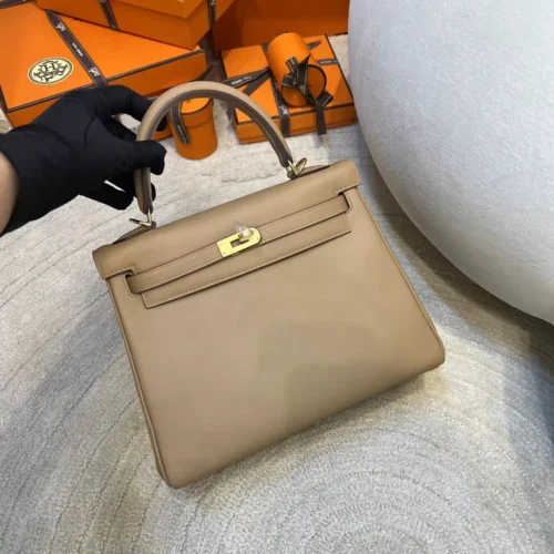 Hermes Boutique Swift Leather Kelly 25CM 0M Chai Gold Hardware