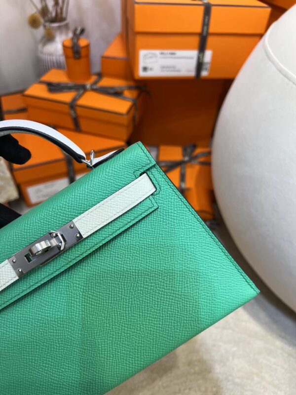 10b32199d4e3426 Australia Sydney Hermes Mini Kelly 19CM Epsom 0Z Vert Comics/ 0S Vert Fizz Silver Hardware