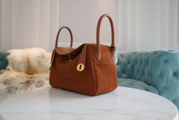 11fa261fef0b0c8 Stock Hermes CK37 Gold Grizzly / Swift Leather Lindy 26CM Gold Hardware
