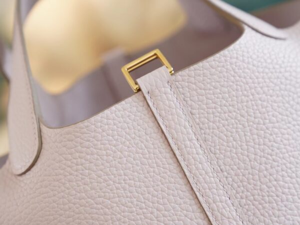 14fcb353cbd33ef Thailand Bangkok Hermes Picotin 18CM Clemence 09 Mauve Pale Gold Hardware