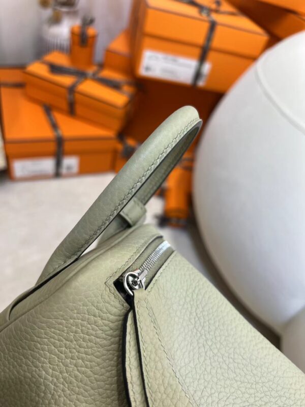 1549ed8a250ca8e Australia Canberra Hermes Mini Lindy 19 Clemence Q1 Sauge Silver Hardware