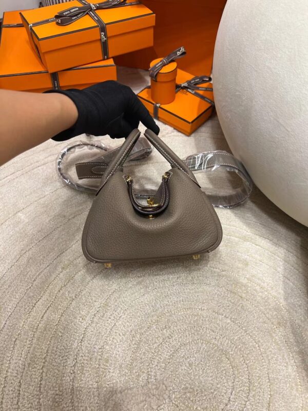 16a1df703229499-1 Taiwan Hermes Mini Lindy 19 TC Leather 18 Etoupe Gold Hardware
