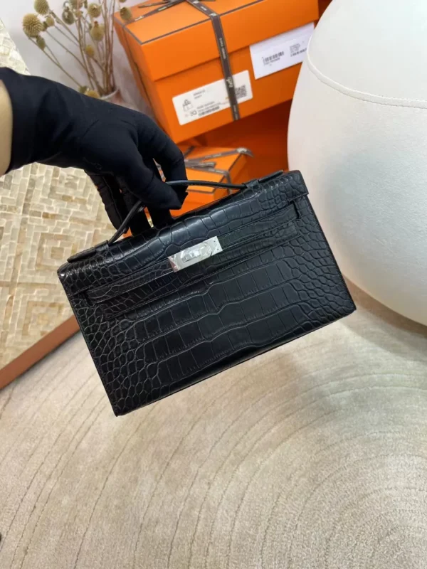 1965726769b69f2-jpg-1 Saudi Arabia Riyadh Hermes Kelly Pochette 22cm 89 Noir Matte Alligator Crocodile Silver Hardware