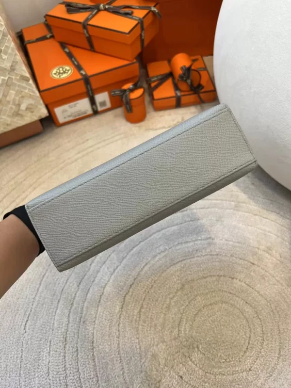 1dfa1d6f87ffb67-jpg Hermes Shop Kelly Pochette 22cm Epsom 4Z Gris Mouette Silver Hardware