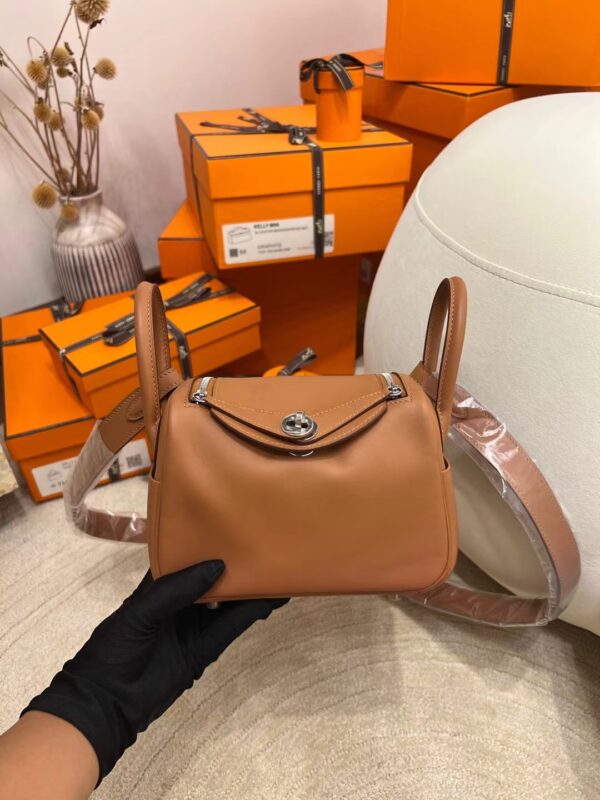 221c301915ae753-1 Hermes Shop Mini Lindy 19CM 37 Gold Swift Leather Silver Hardware