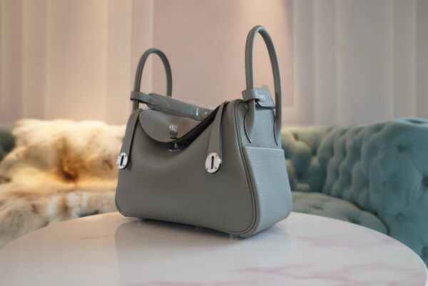 254ed6a0e5968e8 Full Handmade Hermes 4Z Gris Mouette Clemence Lindy 26CM Silver Hardware