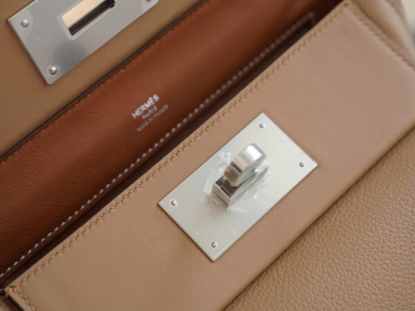 26f164e64d5f962 Hand Stitching Hermes Mini Kelly 2424 0M Chai Evercolor Silver Hardware