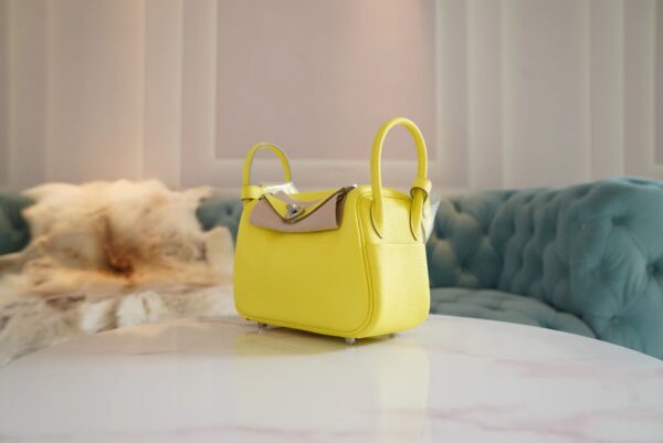 27a7c269e21a9b3 Full Handmade Hermes 9R Lime Mini Lindy 19CM Clemence Leather Silver Hardware