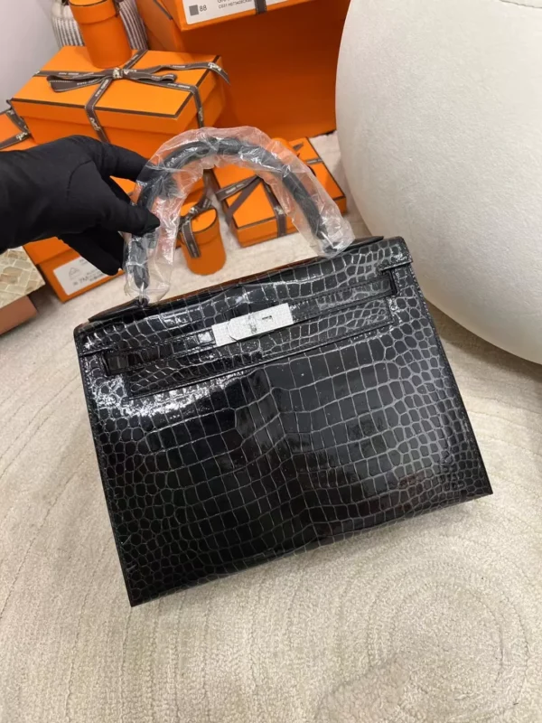 2863492777a03c8-jpg Hong Kong Hermes 89 Noir Shiny Porosus Crocodile Kelly 28CM Diamont Buckle