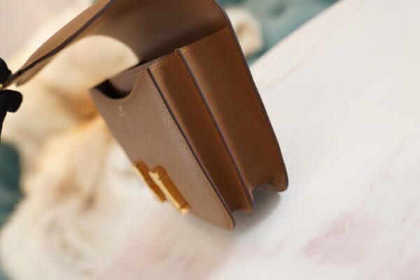 2d3e1d1aed82372 Hermes Boutique 3G Alezan Epsom Leather Constance19CM Shoulder Bag