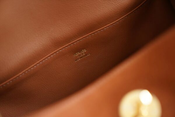 40acb2e145b8e0a Stock Hermes CK37 Gold Grizzly / Swift Leather Lindy 26CM Gold Hardware