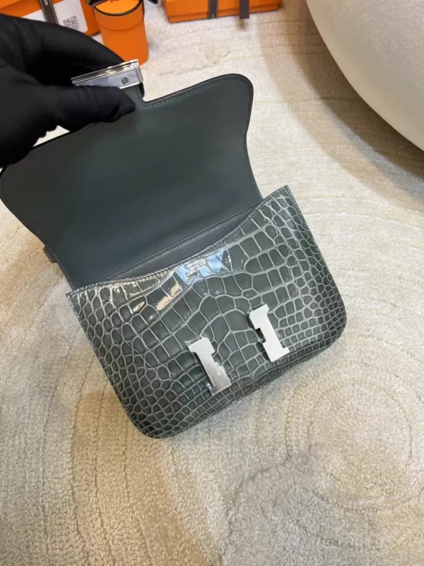 40b49ab49f318cc-jpg Hong Kong Hermes Constance 19CM 81 Gris Tourterelle Shiny Alligator Crocodile Silver Hardware