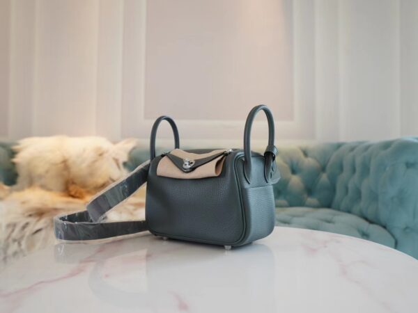 41e1951911e71ab Hermes Factory Mini Lindy 19CM Clemence CK63 Amande Silver Hardware