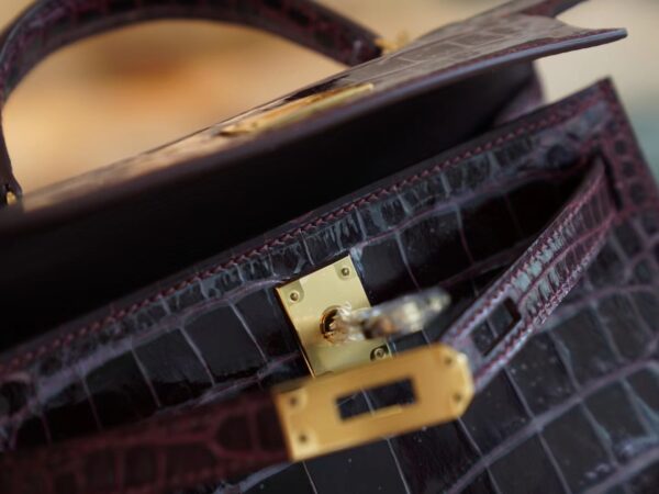 444a565b6ddb143 Taiwan Hermes Mini Kelly 19CM Shiny Alligator 57 Bordeaux Gold Hardware