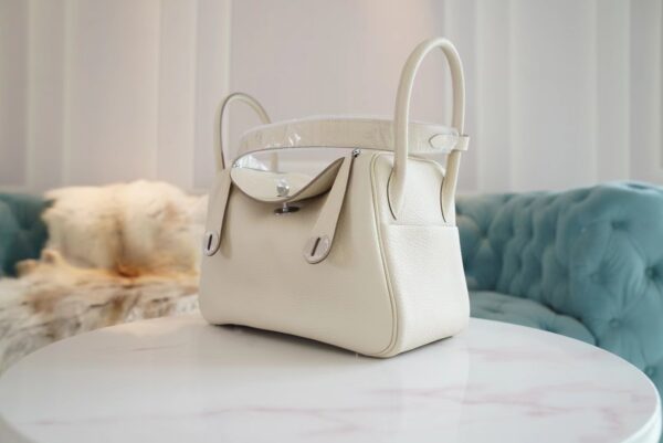 46fc9e899ae3557 New Arrival Hermes Lindy 26CM CK10 Craie Clemence Leather Silver Hardware