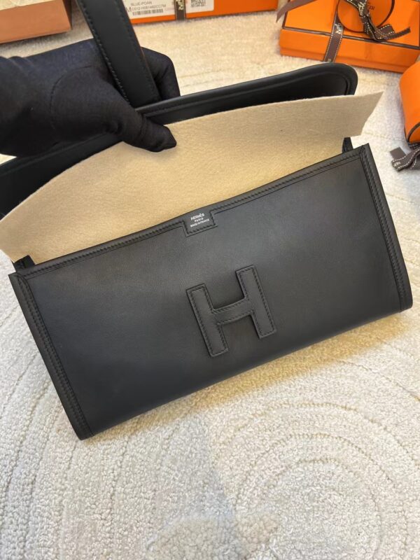 470dc433289788c Saudi Arabia Riyadh Hermes Swift Jige Clutch Bag 89 Noir Silver Hardware