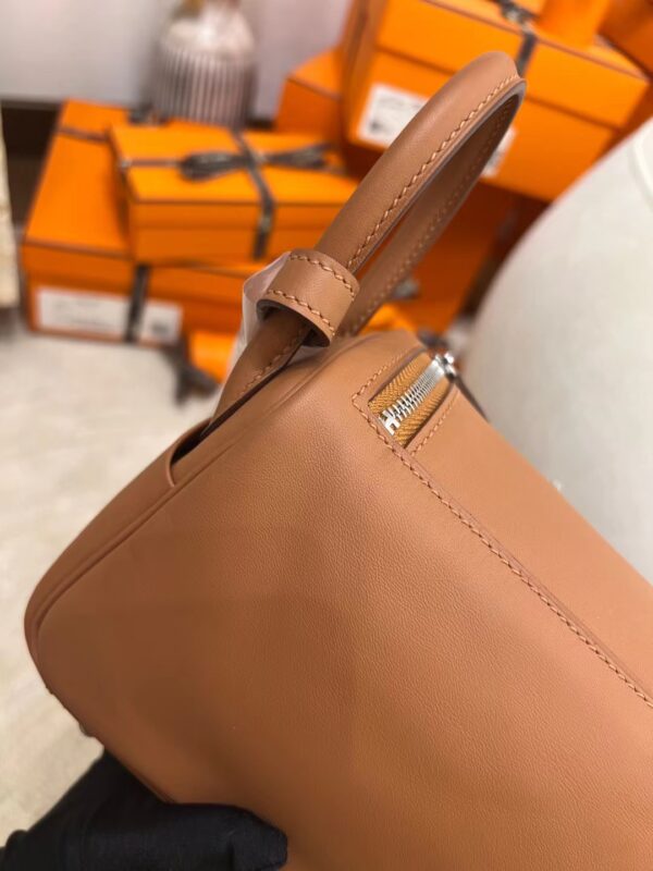 481bf67182df7ce Hermes Shop Mini Lindy 19CM 37 Gold Swift Leather Silver Hardware