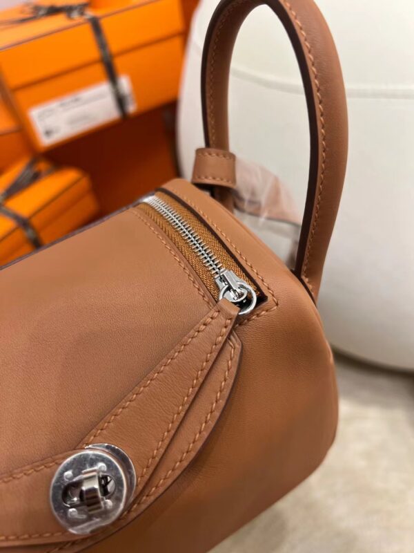 4fca4f1e6c0ec92 Hermes Shop Mini Lindy 19CM 37 Gold Swift Leather Silver Hardware