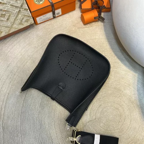 USA New York Hermes 89 Noir Clemence Evelyne 29CM Gold Hardware