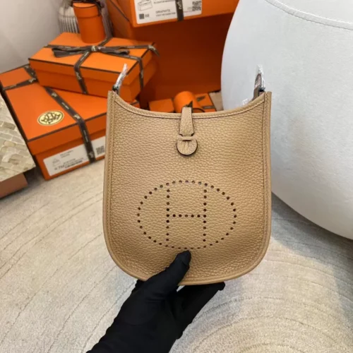 Hermes Shop Clemence Mini Evelyne 16CM 0M Chai Silver Hardware