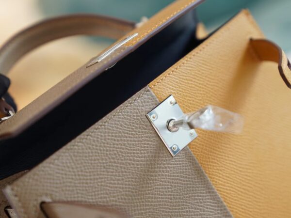 5a4dc3b468ca671 Hermes Mini Kelly19CM Sesame/Gris Etoupe/Dark Blue inner Epsom Leather