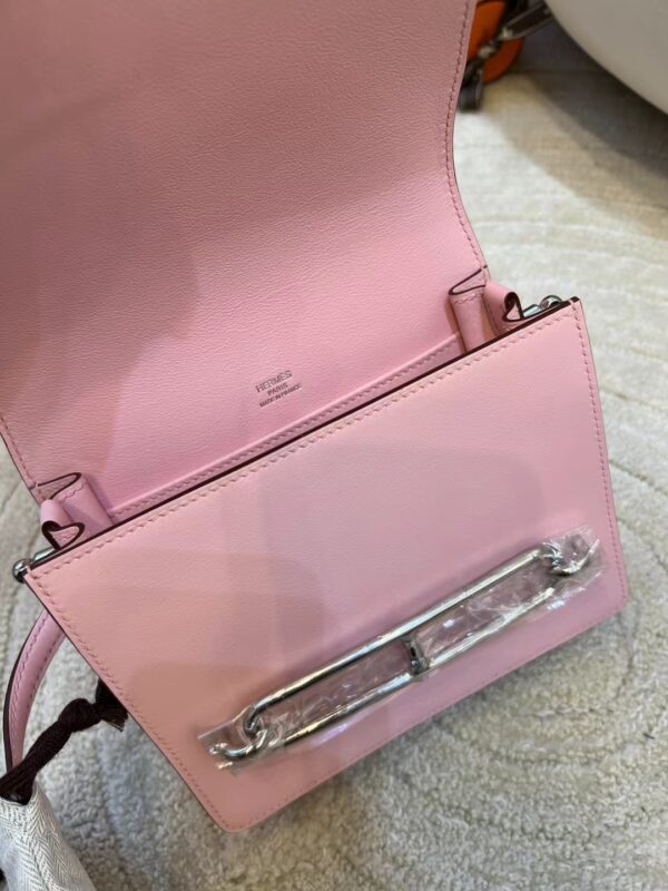 63c3631033d62e0 Saudi Arabia Riyadh Hermes Roulis 18cm Swift 3Q Rose Sakura Silver Hardware