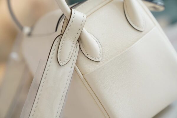 6af9fa3cb7051e3 Fashion Hermes Mini Lindy 19CM I2 Nata / Gold Swift Leather Silver Hardware