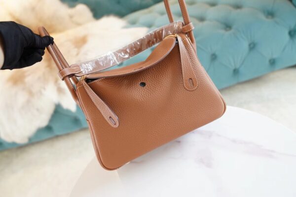 6d1a0b668854444 Hand Stitch Hermes CK37 Gold Clemence Leather Lindy Bag26CM Gold Hardware