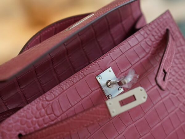 7071720470d6607 New Hermes Kelly Pochette 22cm HCP Matte Alligator G5 Bois De Rose Silver Hardware