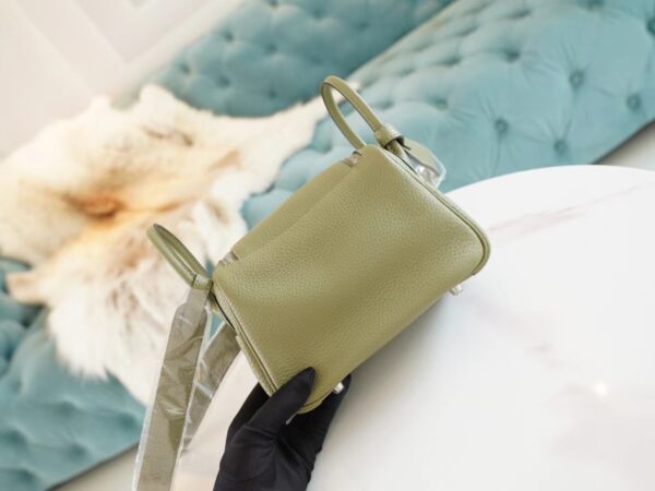 70d7bd9a1700126 God Factory Bags Factory Hermes Q1 Sauge Clemence Leather Mini Lindy19CM Silver Hardware