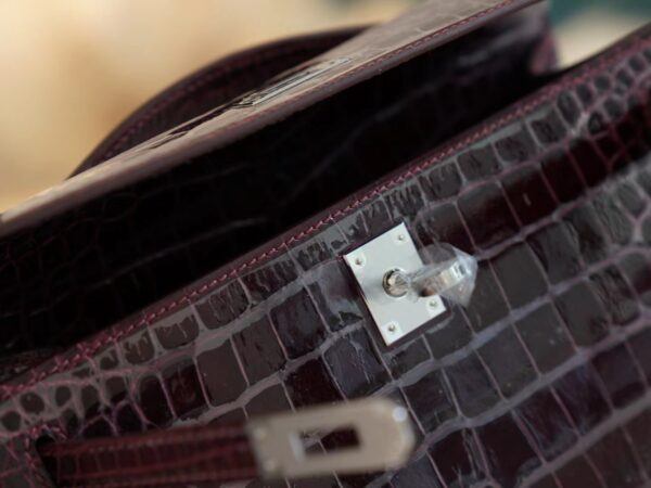 71dfd2b06812e82 Hermes Kelly Pochette 22CM Shiny Alligator 57 Bordeaux Silver Hardware