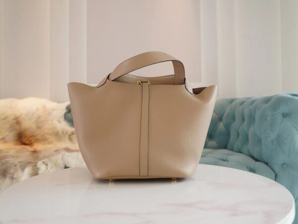73dabbf318a7f92 Hermes Shop S2 Gris Trench Picotin 22CM Clemence Leather Gold Hardware
