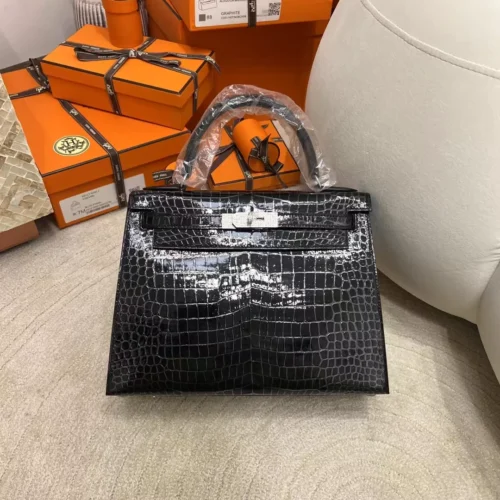 Hong Kong Hermes 89 Noir Shiny Porosus Crocodile Kelly 28CM Diamont Buckle