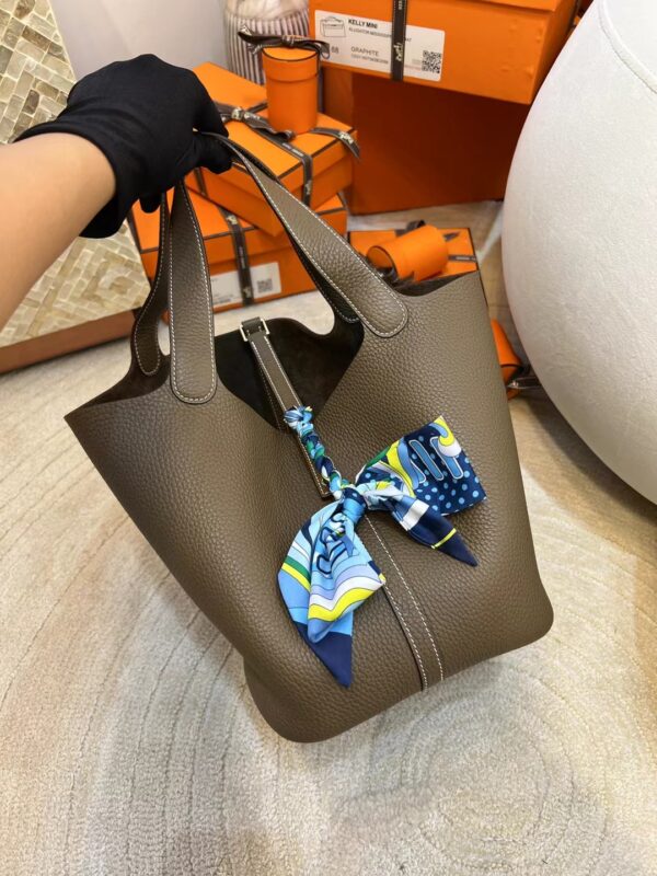 78ed853257a0741 USA Washington Hermes Picotin 22CM 18 Etoupe TC Leather Gold Hardware