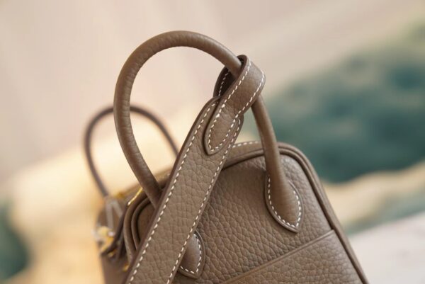 7a36768fd2cf174 Hermes Handmade Boutique Mini Lindy19CM C18 Gris Etoupe Clemence Leather Gold Hardware