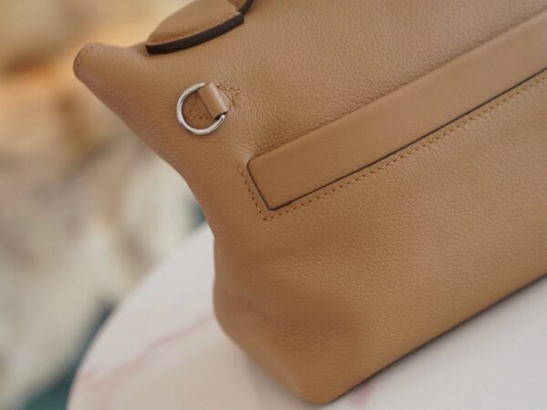 7acf3119749149b Hand Stitching Hermes Mini Kelly 2424 0M Chai Evercolor Silver Hardware
