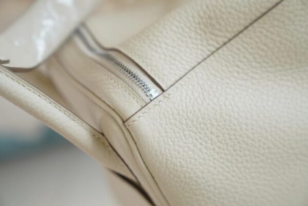 7ad70ec31b39806 New Arrival Hermes Lindy 26CM CK10 Craie Clemence Leather Silver Hardware