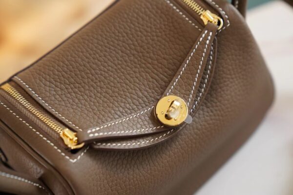 8804d6fc3928e81 Hermes Handmade Boutique Mini Lindy19CM C18 Gris Etoupe Clemence Leather Gold Hardware