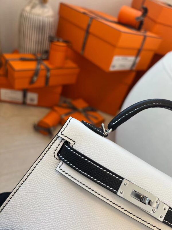 8858cb3a539f422 Hermes Shop Mini Kelly 19CM Epsom White & Black Silver Hardware