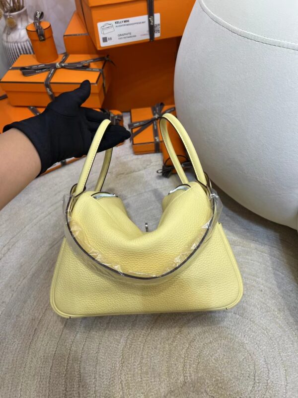 894ec9b2158f3d5 Hermes Boutique Lindy 26CM Clemence Leather 0Y Lemoncello Silver Hardware