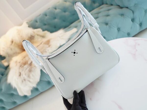 895c64afc400ff3 Hand Stitch Hermes 08 Blue Pale Clemence Leather Lindy Bag26CM Silver Hardware