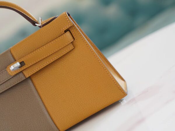 8c18fdab9e3374c Hermes Mini Kelly19CM Sesame/Gris Etoupe/Dark Blue inner Epsom Leather