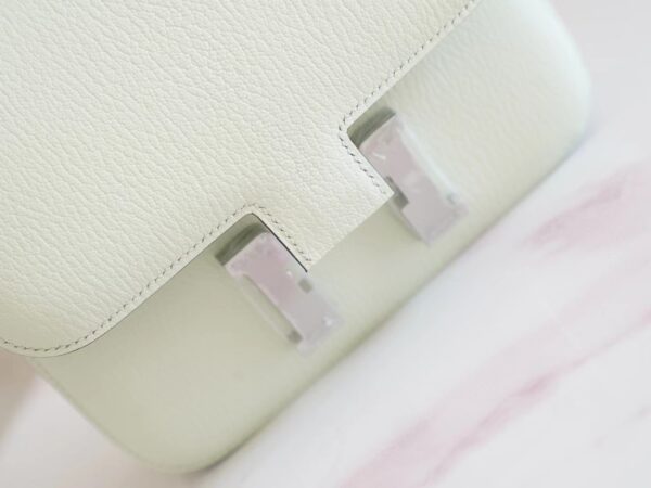 8ca223c2bcf07c6 New Arrival Hermes 0S Vert Fizz Chevre Leather Constance19CM Shoulder Bag