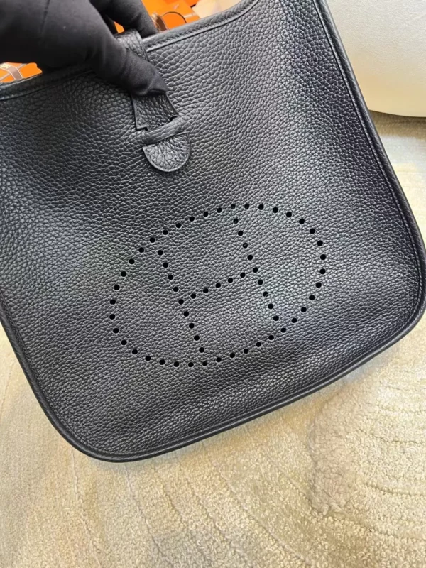 9003b34ece5879b-jpg USA New York Hermes 89 Noir Clemence Evelyne 29CM Gold Hardware