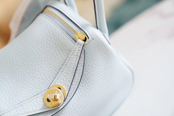 9a7465f6ec4ef34 Hand Stitch Hermes Mini Lindy19CM 08 Blue Brume Clemence Leather Gold Hardware