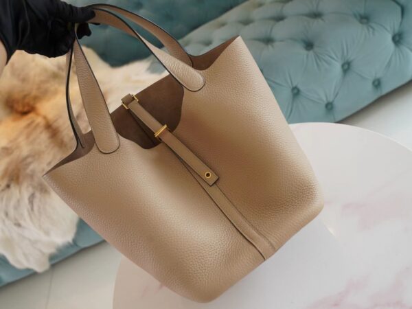 9b975c2cfd562c5 Hermes Shop S2 Gris Trench Picotin 22CM Clemence Leather Gold Hardware